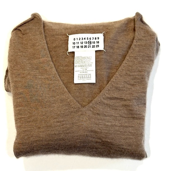 Maison Margela Women V neck cashmere jumper Made in Italy - Picture 9 of 14